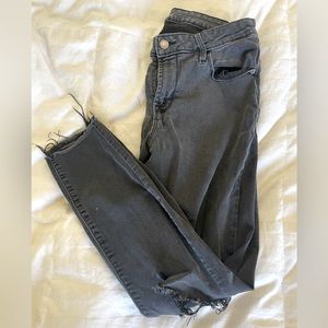 Size 10 Super Skinny Rockstar ripped Old Navy Jeans. Comfy Charcoal gray tones.